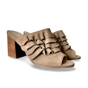 NEW! Sole Society Frannie Taupe Suede Ruffle Block Heel Mules Size 8.5